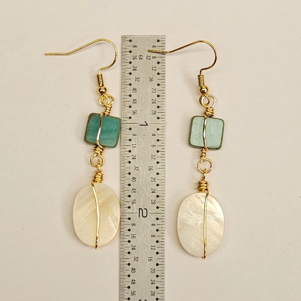 Mother of Pearl And Turquoise Glass Beaded Earrings - Picture 5 of 6